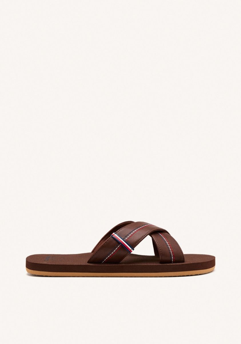 CHANCLAS MARRONES CON PALA CRUZADA Y DETALLES DE COLORES PARA HOMBRE ELKTON - MARRON