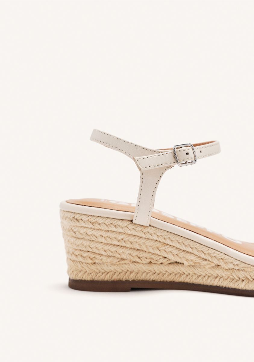 22106-sandalias-de-piel-off-white-con-cu-a-de-yute-para-mujer-yalaha-off-white-1.jpg