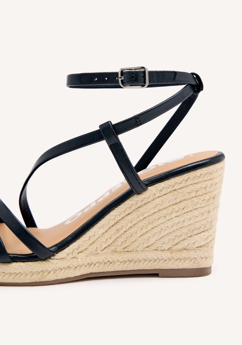 22154-sandalias-negras-de-piel-con-tiras-y-cu-a-alta-de-yute-para-mujer-orikum-negro-1.jpg