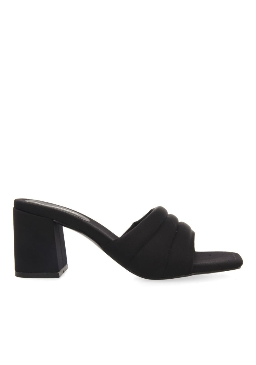 SANDALIAS NEGRAS DE TACÃN DESTALONADAS PARA MUJER BUCODA - NEGRO