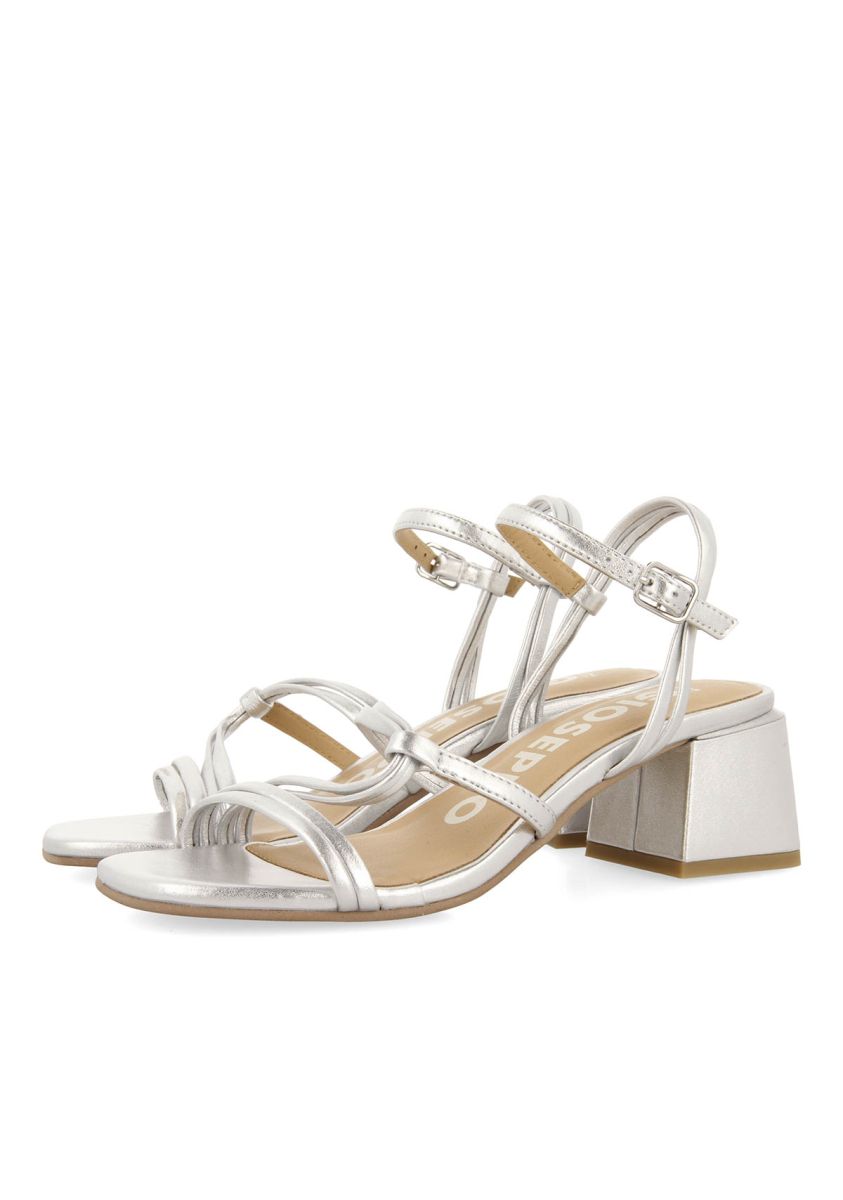 22307-sandalias-plateadas-de-tac-n-con-tiras-trenzadas-para-mujer-pustec-plata-1.jpg