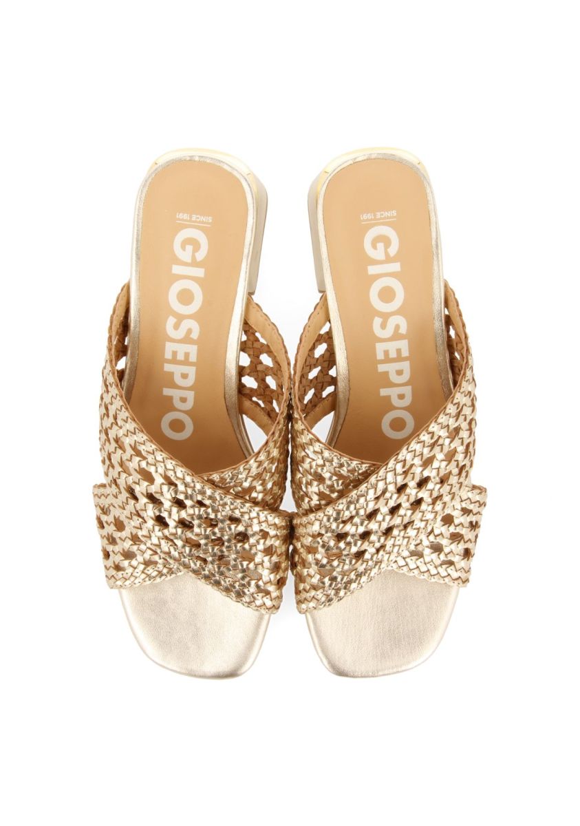 22324-sandalias-destalonadas-color-platino-con-trenzados-para-mujer-clarcona-platino-1.jpg
