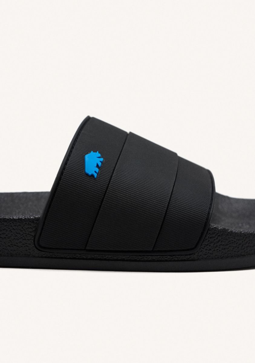 22332-chanclas-negras-de-pala-con-detalle-en-azul-para-hombre-borgetto-negro-1.jpg