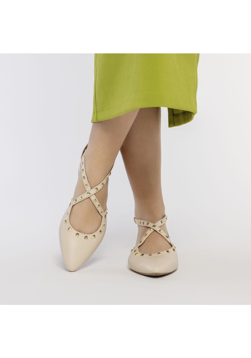 22363-bailarinas-de-piel-color-off-white-con-punta-fina-y-detalle-de-tachas-para-mujer-garcon-off-white-1.jpg