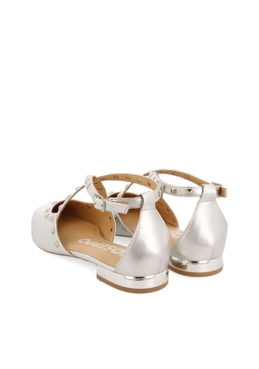 22371-bailarinas-de-piel-color-plateado-con-punta-fina-y-detalle-de-tachas-para-mujer-garcon-plata-1.jpg