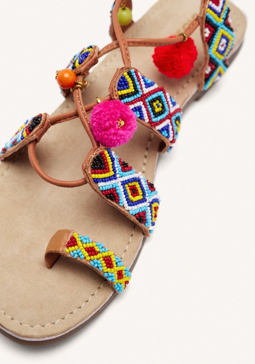 22732-sandalias-piel-abalorios-y-pompones-dyani-multicolor-1.jpg