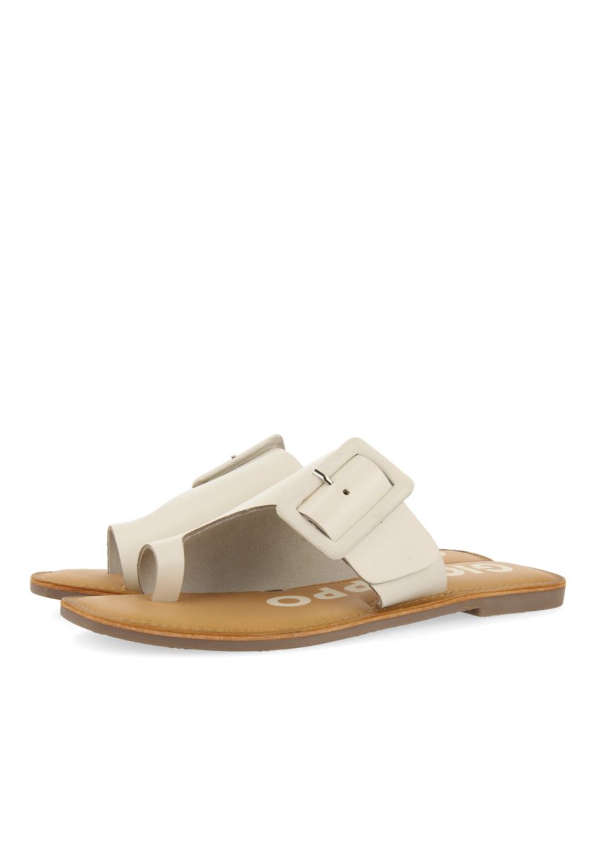 SANDALIA EN COLOR OFF-WHITE CON HEBILLA PARA MUJER YAMBA - OFF-WHITE 1 22918-sandalia-en-color-off-white-con-hebilla-para-mujer-yamba-off-white-1.jpg