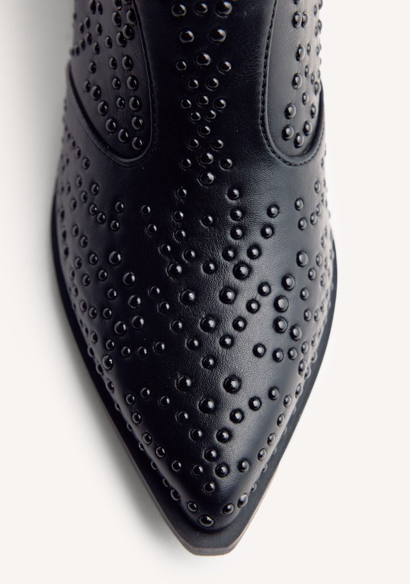 2295-botines-cowboy-tachas-shelvin-negro-1.jpg