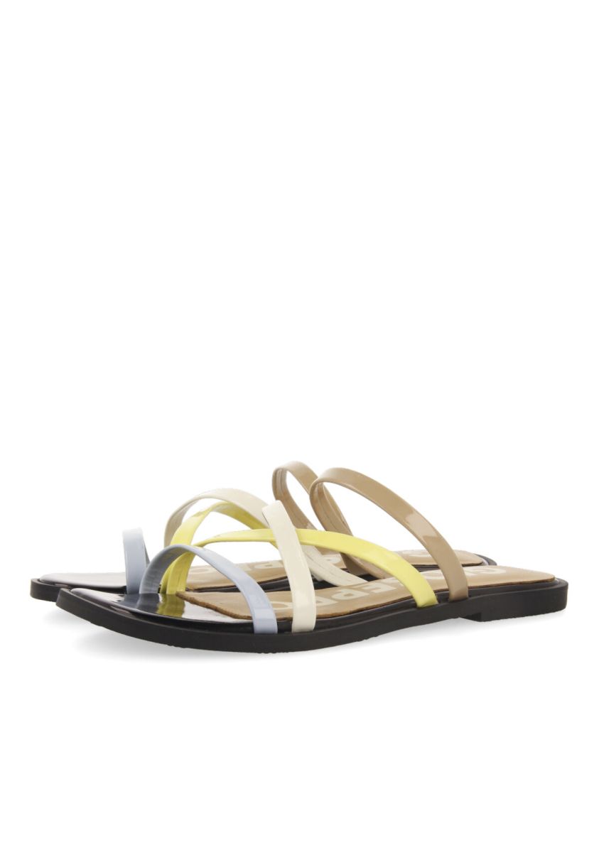 22991-sandalias-acharoladas-en-color-negro-para-mujer-capira-negro-1.jpg