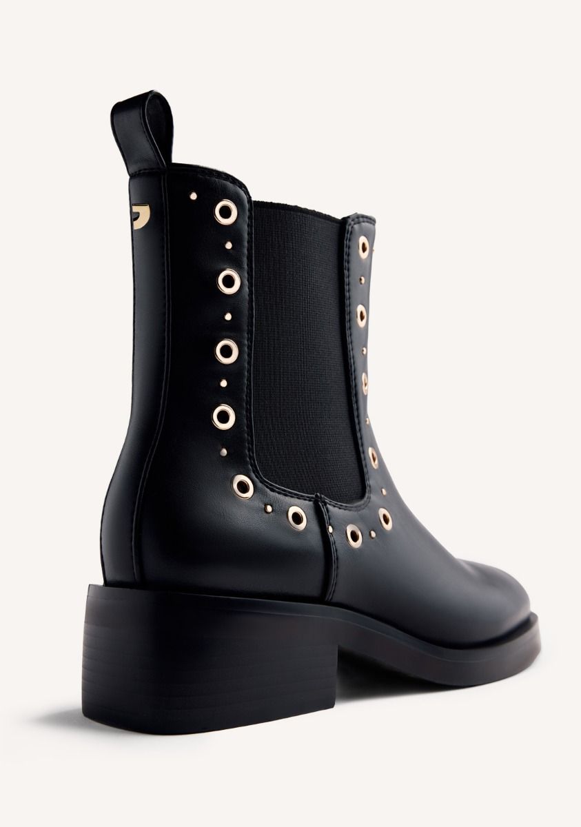 2303-botines-chelsea-tachas-y-ollados-halma-negro-1.jpg