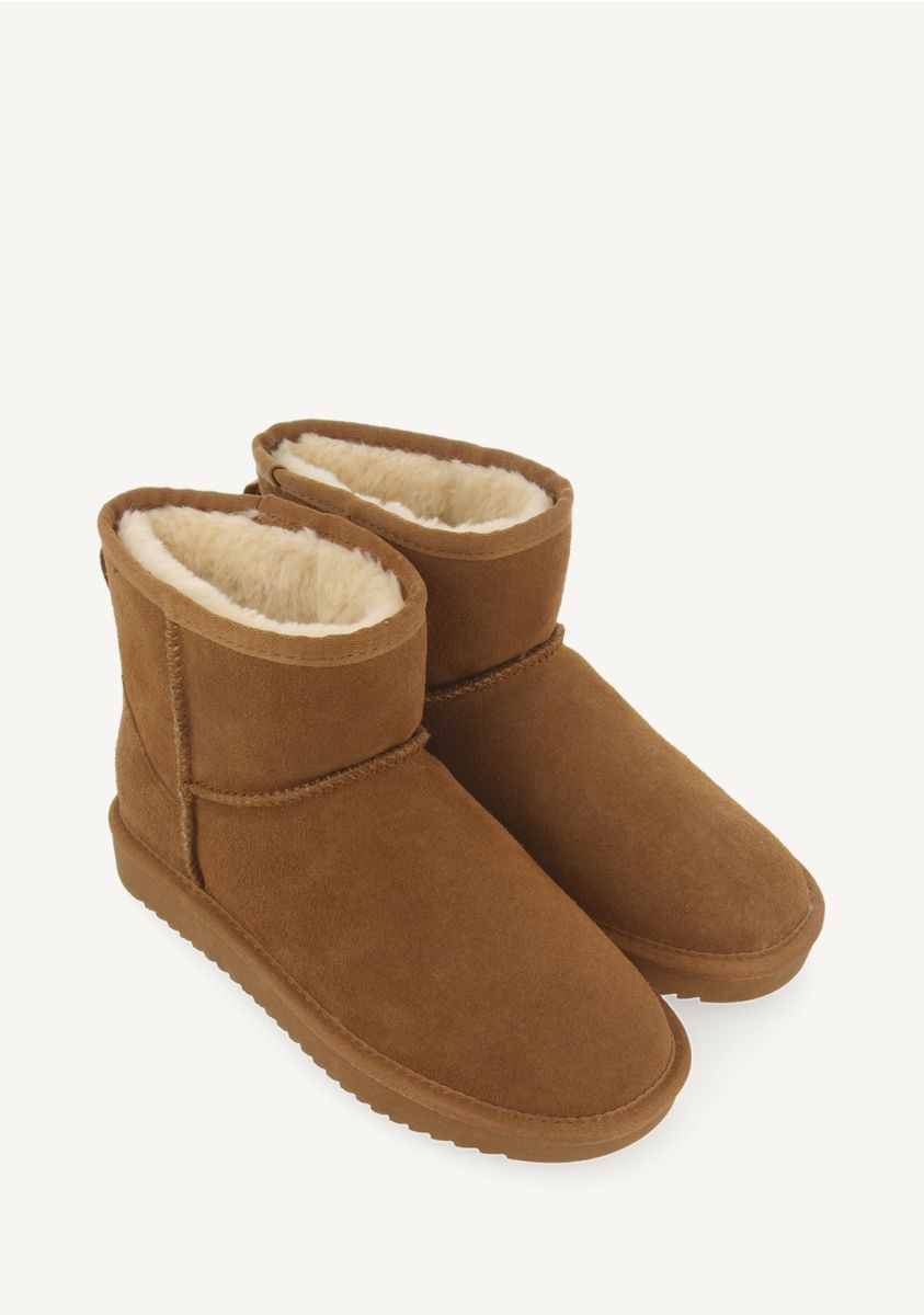 23067-botas-australianas-color-cuero-de-ca-a-media-para-mujer-gilliam-cuero-1.jpg