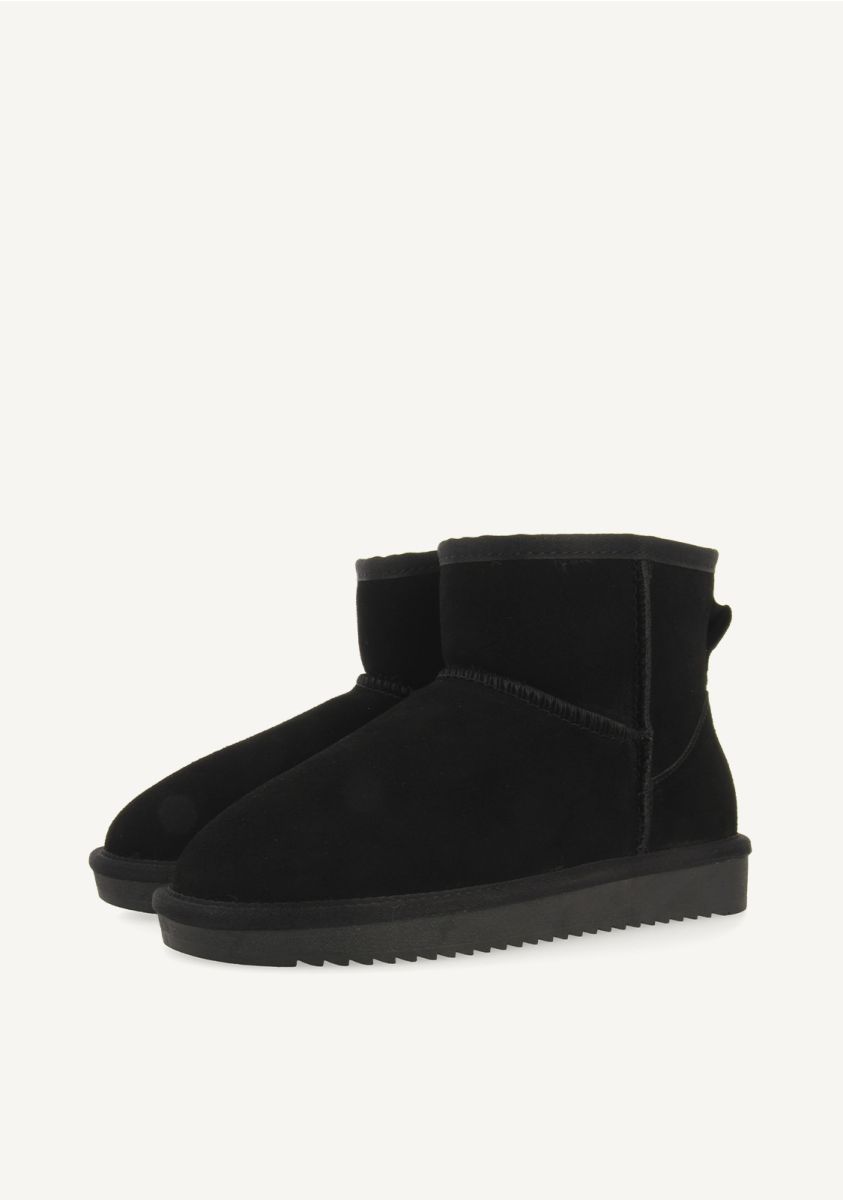 23068–botas-australianas-color-negro-de-ca-a-media-para-mujer-gilliam-negro-1.jpg