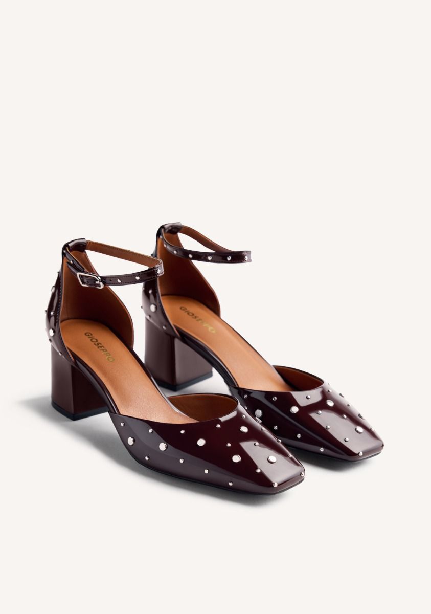 2343-zapatos-mary-jane-efecto-charol-tachas-kinbrae-marron-1.jpg