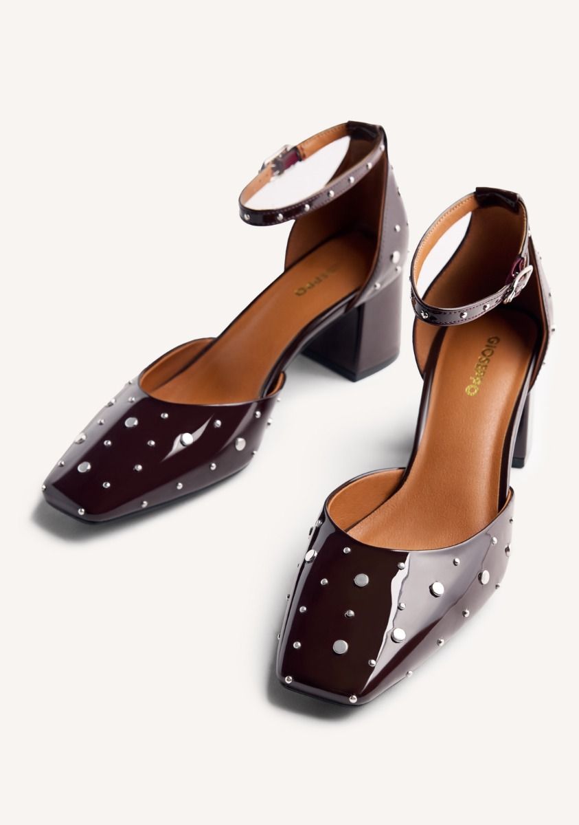 2343-zapatos-mary-jane-efecto-charol-tachas-kinbrae-marron-1.jpg