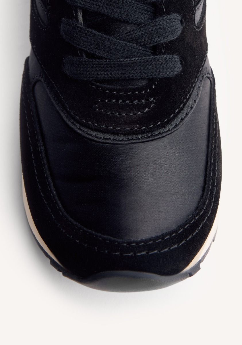 2447-zapatillas-satinadas-piel-cu-a-landfall-negro-1.jpg