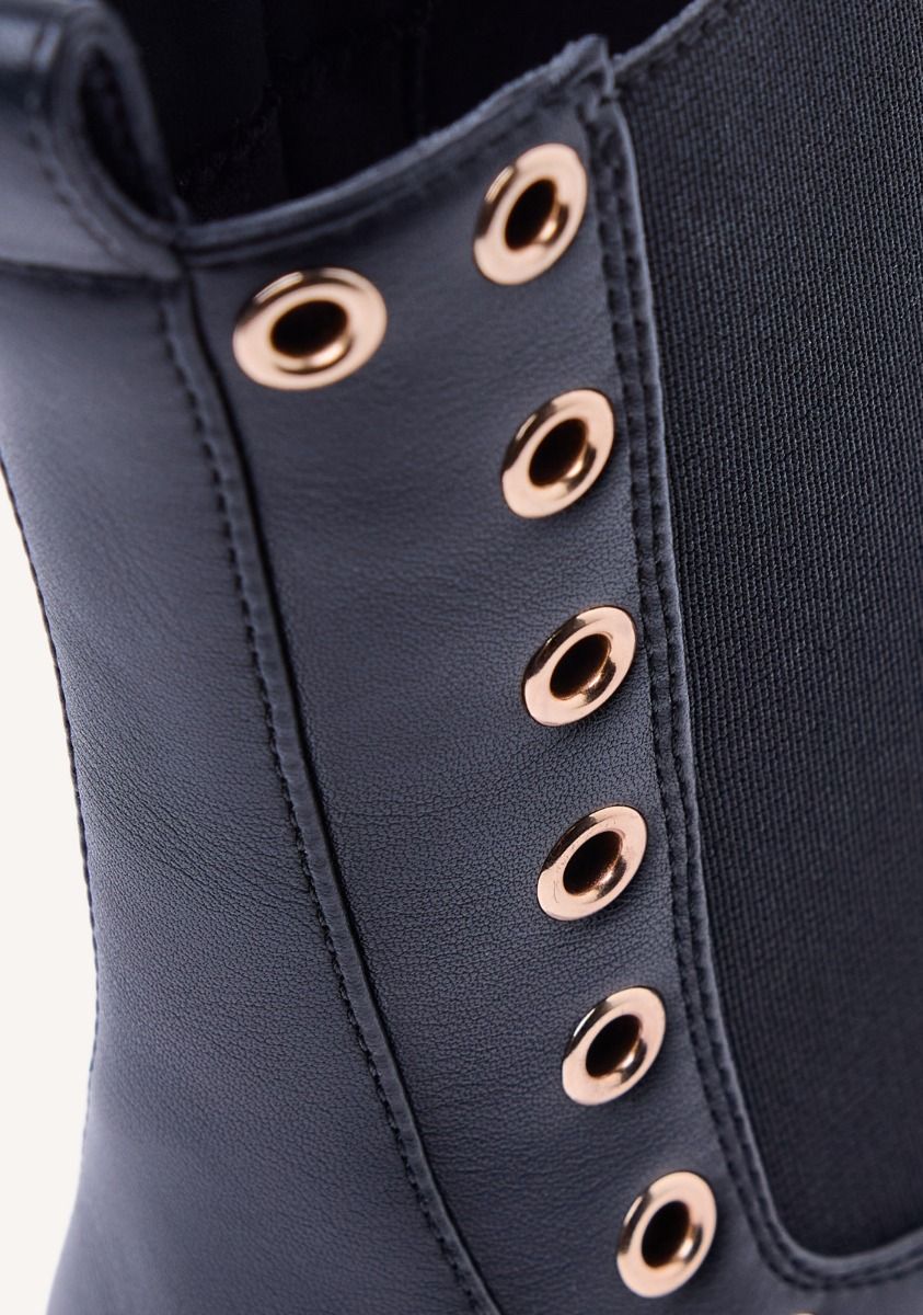 2640-botas-ollados-denham-negro-1.jpg