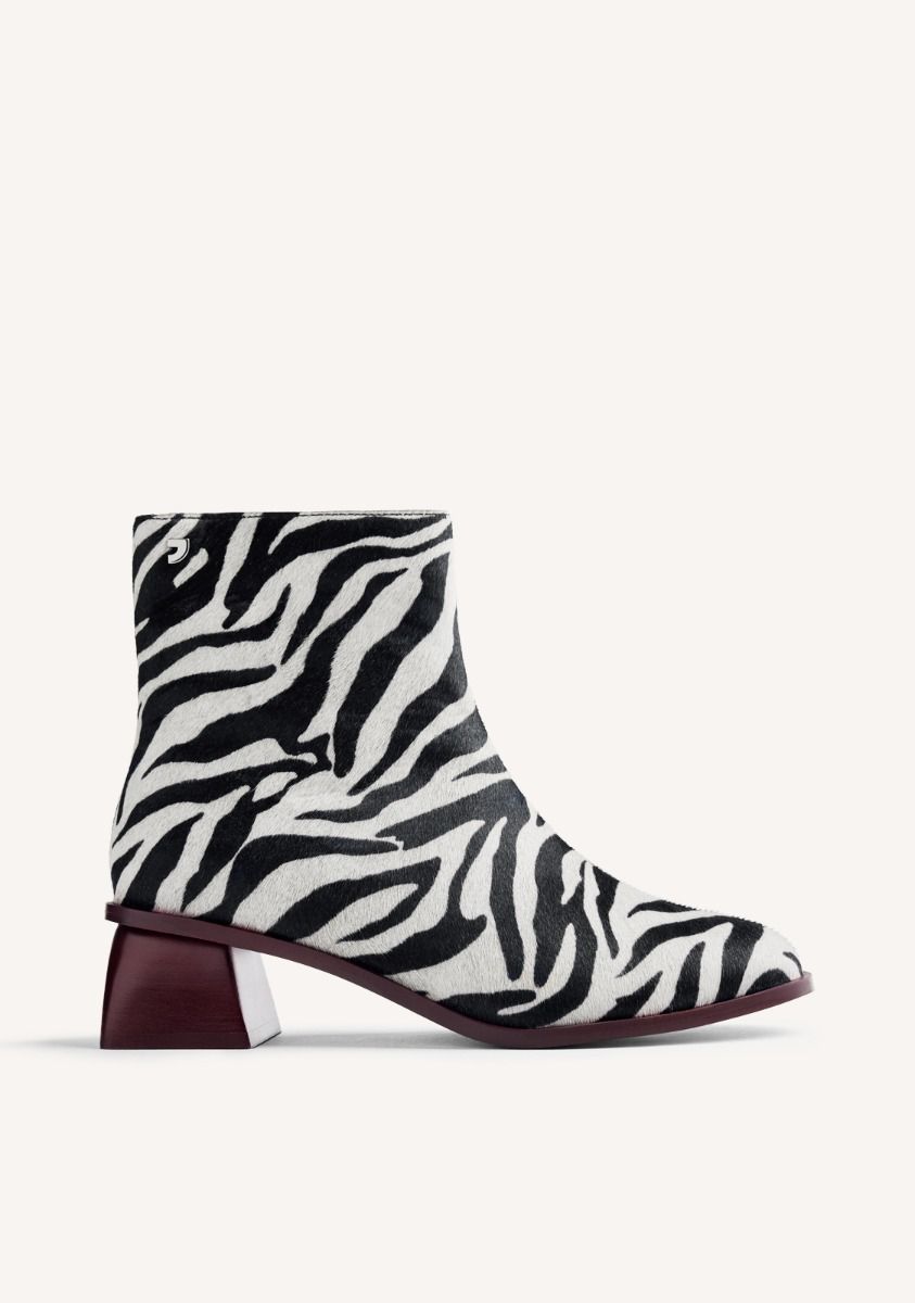 BOTINES PIEL ESTAMPADO ANIMAL REMER - CEBRA