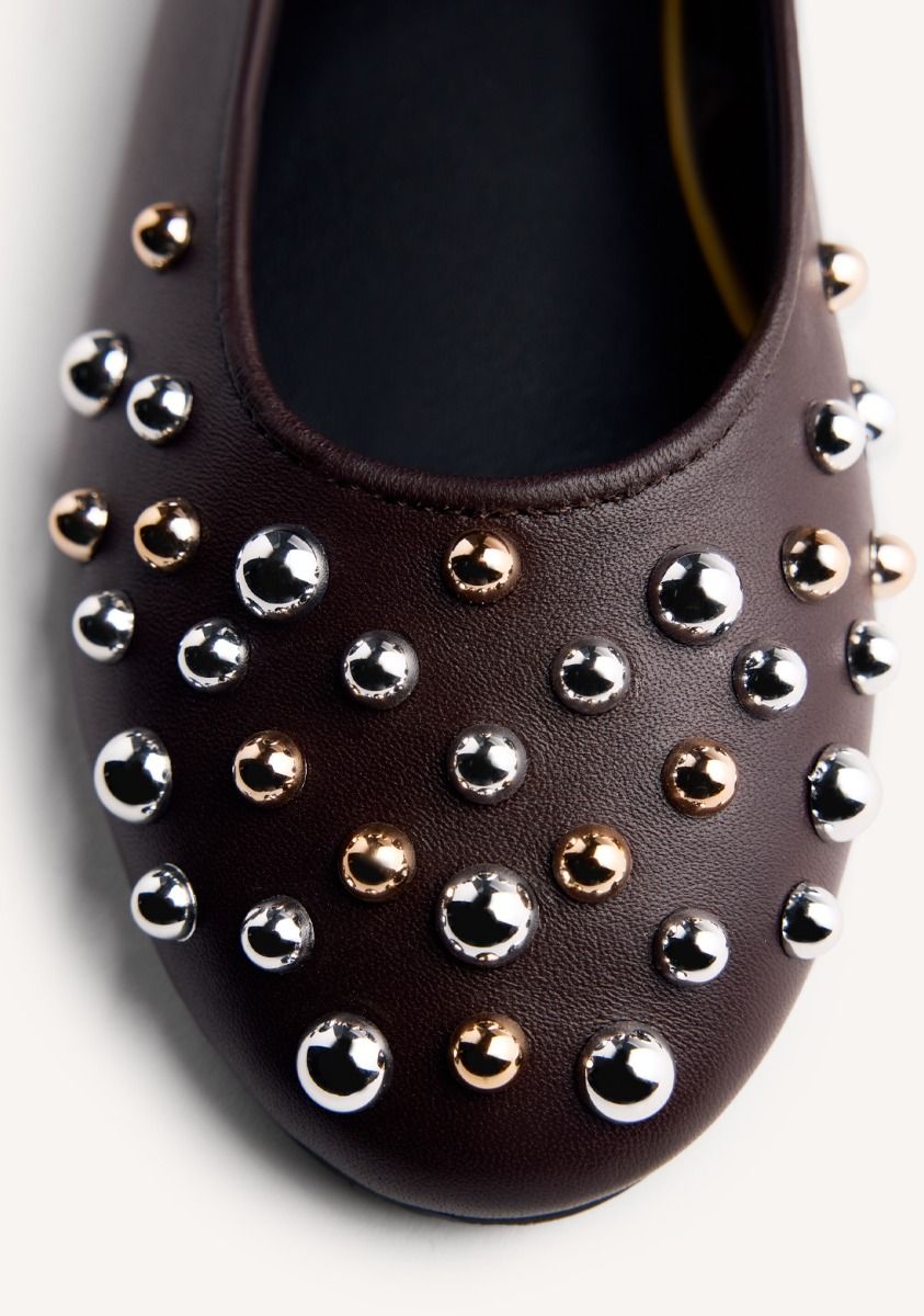 3035-bailarinas-piel-tachas-gonvick-marron-1.jpg