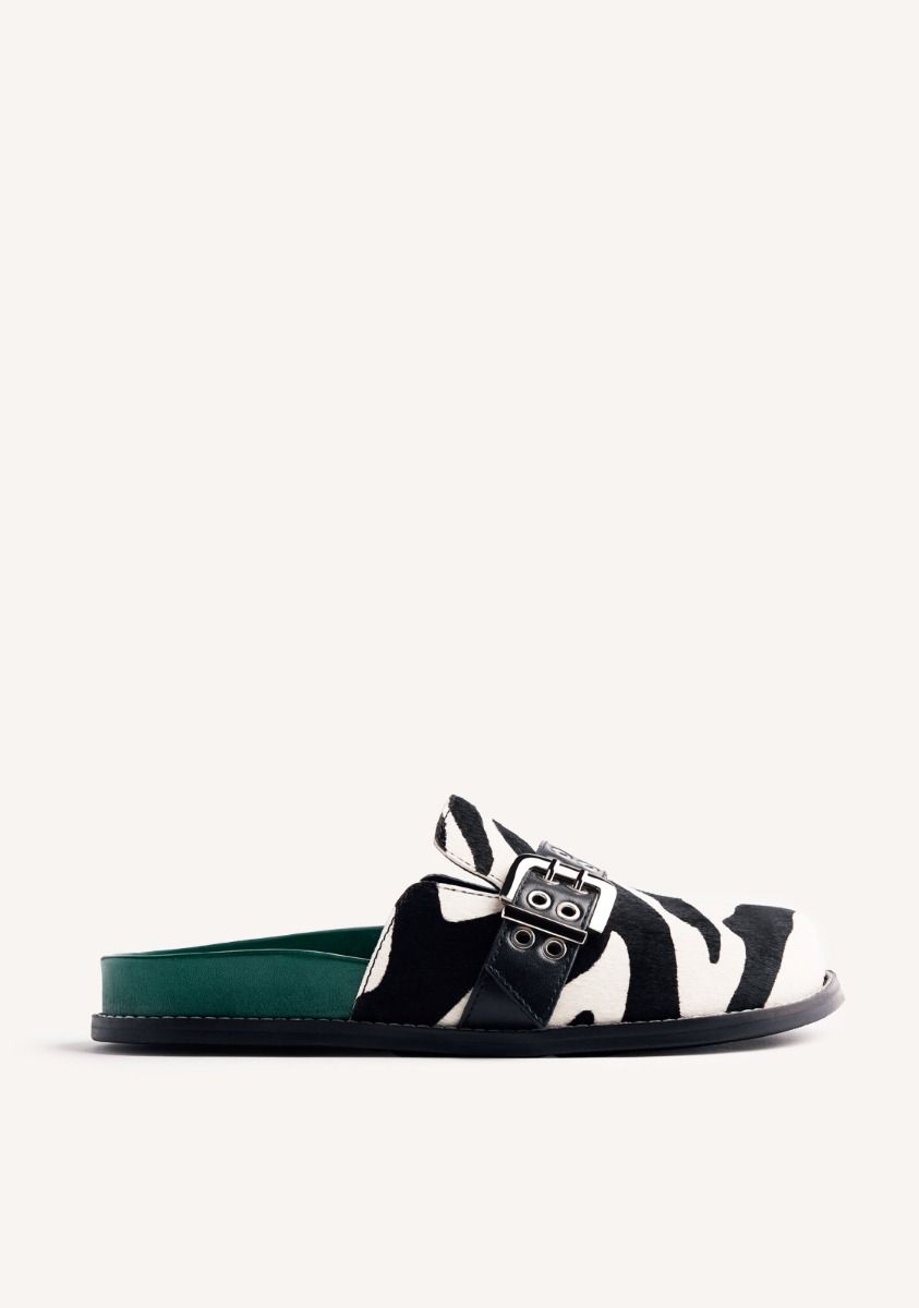 ZUECOS PIEL ESTAMPADO ANIMAL BEULAH - NEGRO