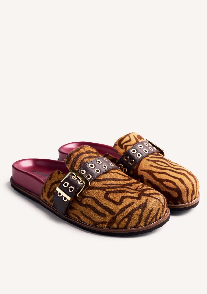 3067-zuecos-piel-estampado-animal-beulah-marron-1.jpg