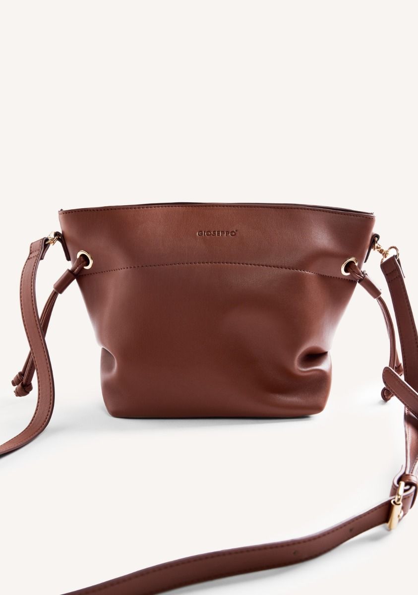 3165-bolso-bucket-ollados-waubun-marron-1.jpg
