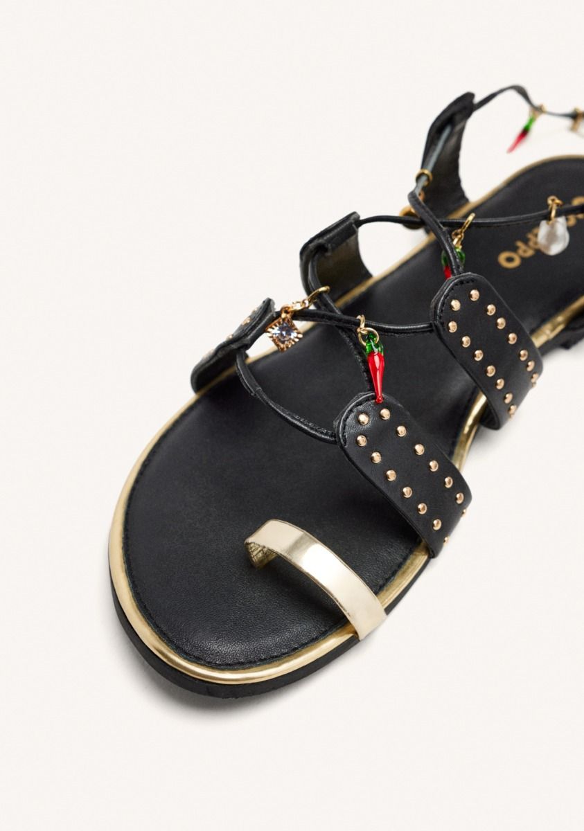 3297-sandalias-piel-abalorios-y-tachas-ione-negro-1.jpg