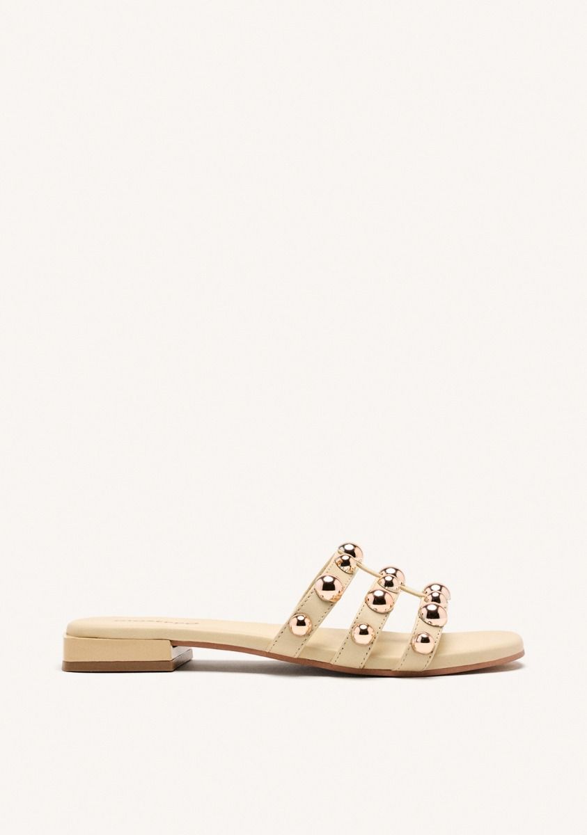 4092-sandalias-tachas-piel-dekorra-off-white-1.jpg