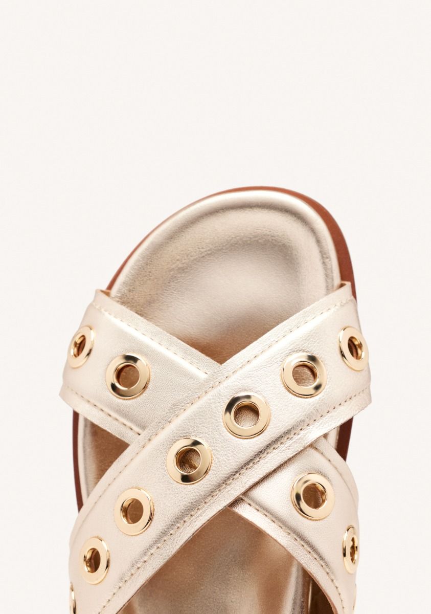 4198-sandalias-piel-ollados-hiles-platino-1.jpg
