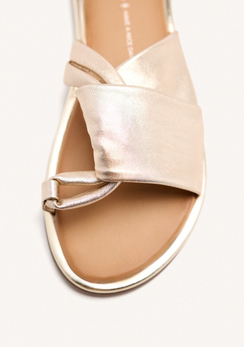 4446-sandalias-piel-whately-platino-1.jpg