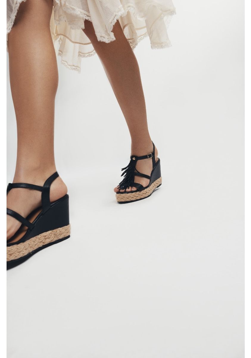 4809-sandalias-cu-a-piel-flecos-elderon-negro-1.jpg