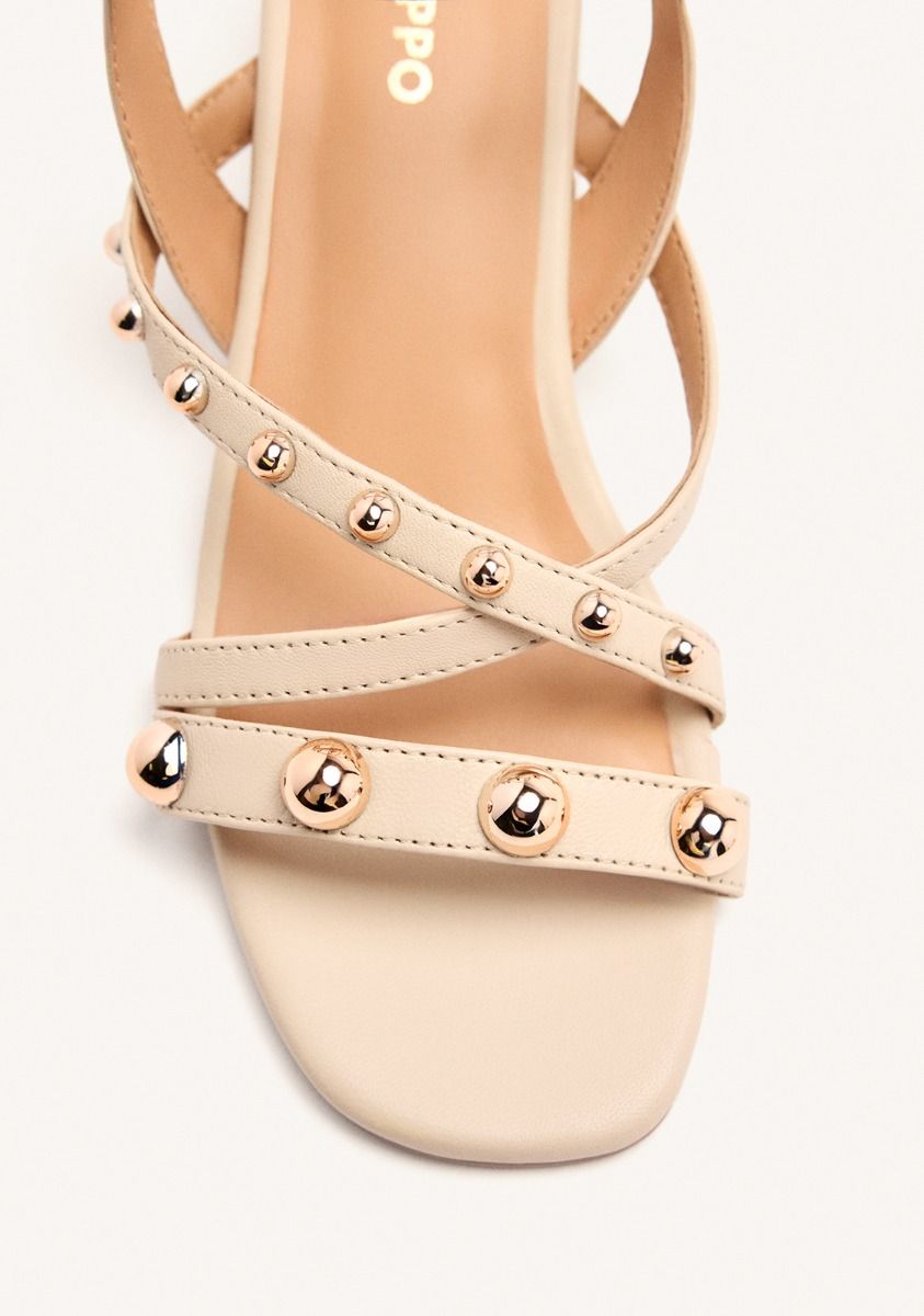 4890-sandalias-tachas-piel-abington-off-white-1.jpg