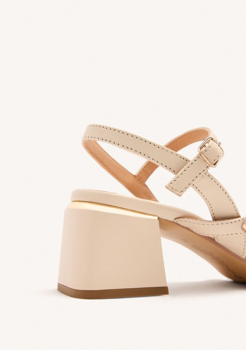 4890-sandalias-tachas-piel-abington-off-white-1.jpg