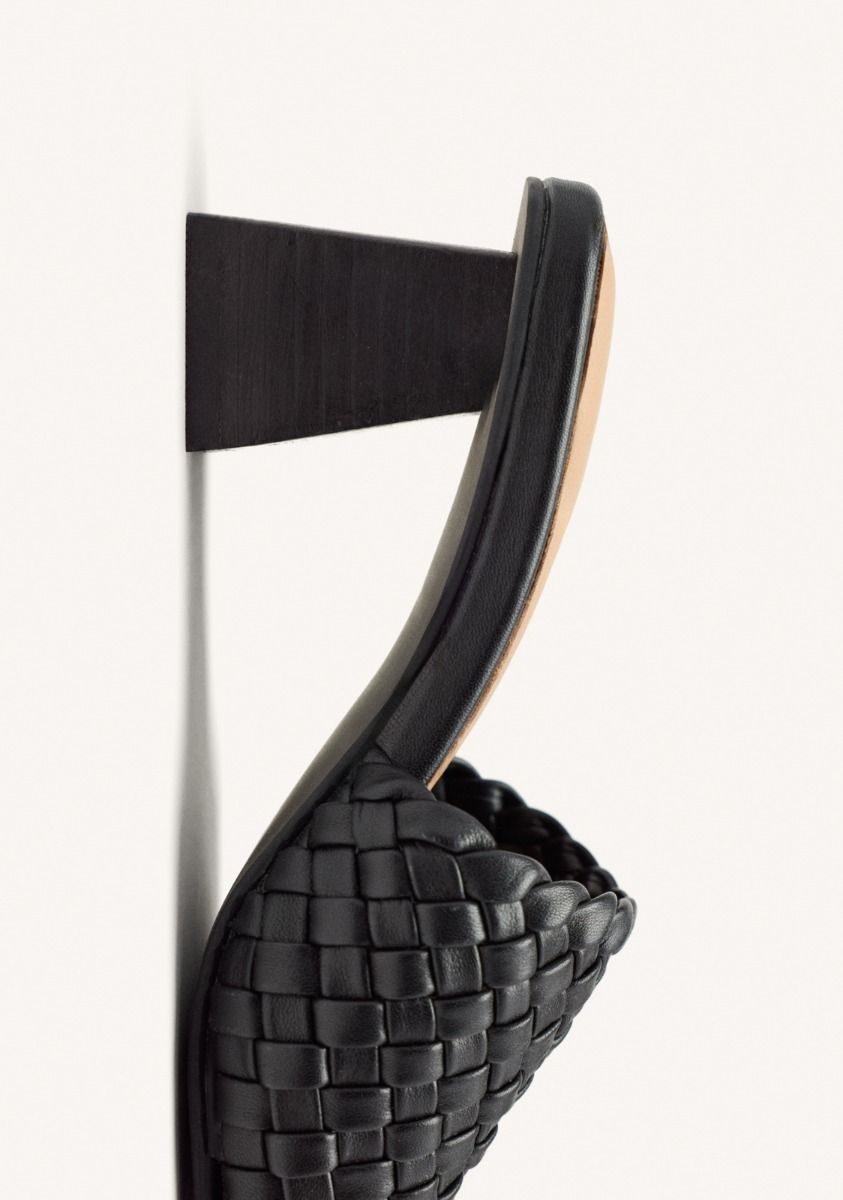 4923-sandalias-mules-tac-n-y-piel-trenzada-colrain-negro-1.jpg