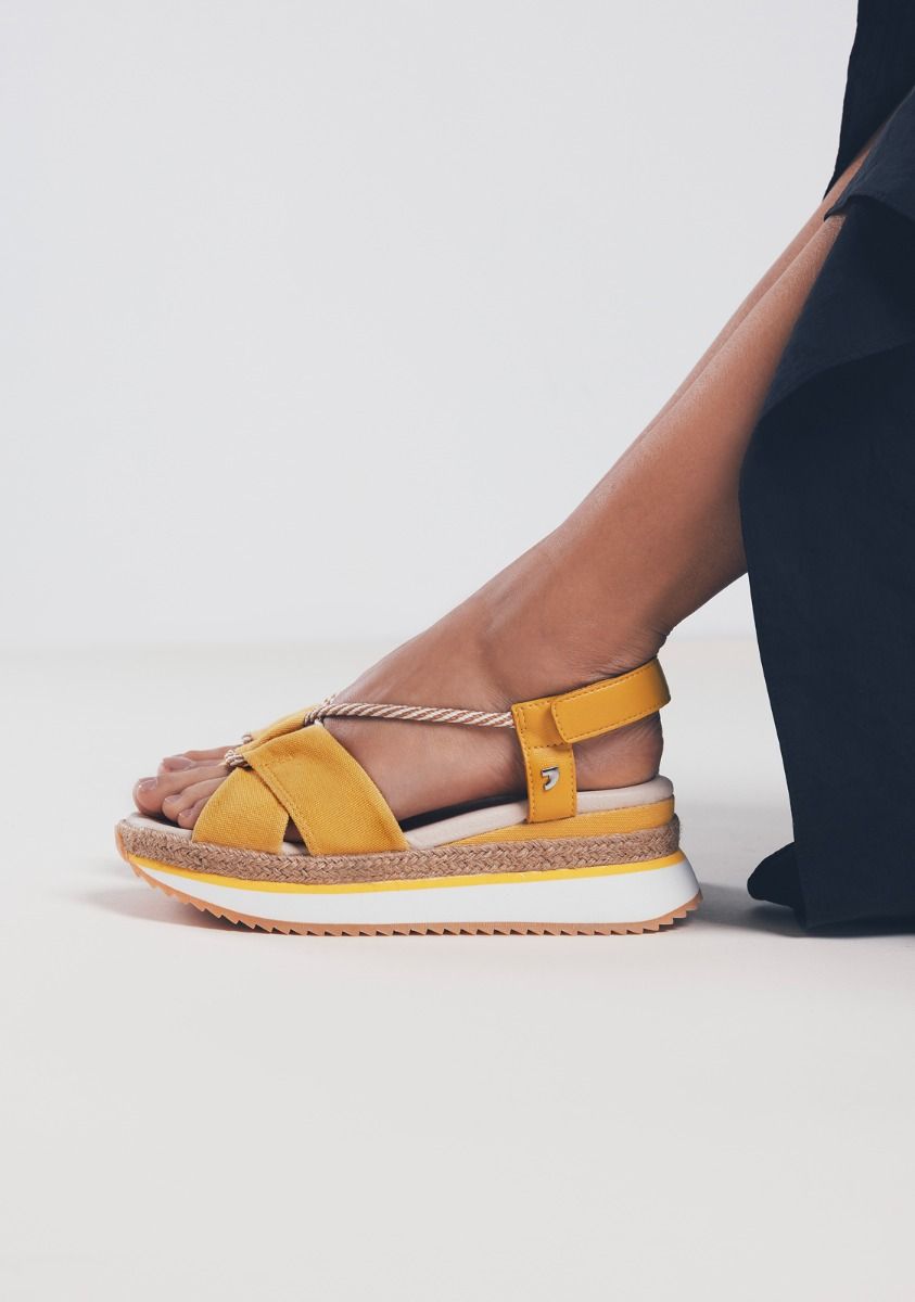 5246-sandalias-deportivas-plataforma-rafia-ironton-mostaza-1.jpg