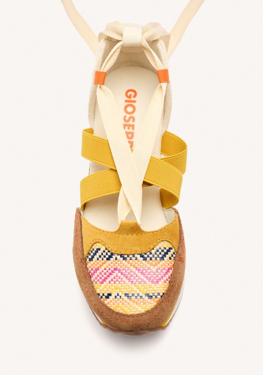 5294-zapatillas-abiertas-piel-cu-a-rafia-littleton-mostaza-1.jpg
