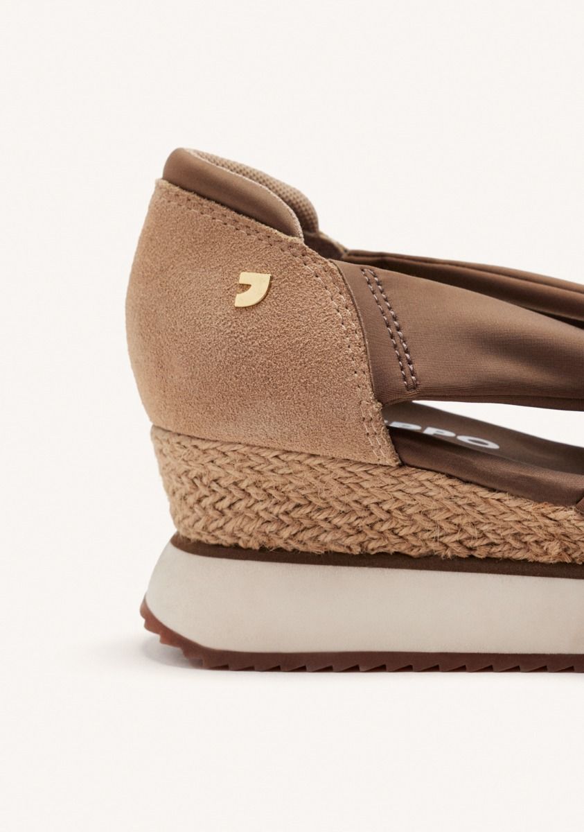 5399-zapatillas-abiertas-piel-cu-a-rafia-darlington-taupe-1.jpg