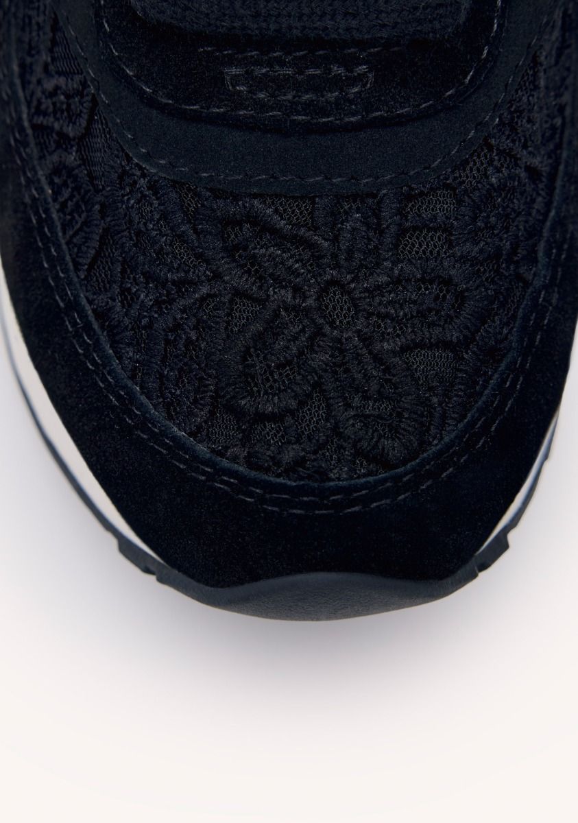 5464-zapatillas-cu-a-encaje-piel-milladore-negro-1.jpg