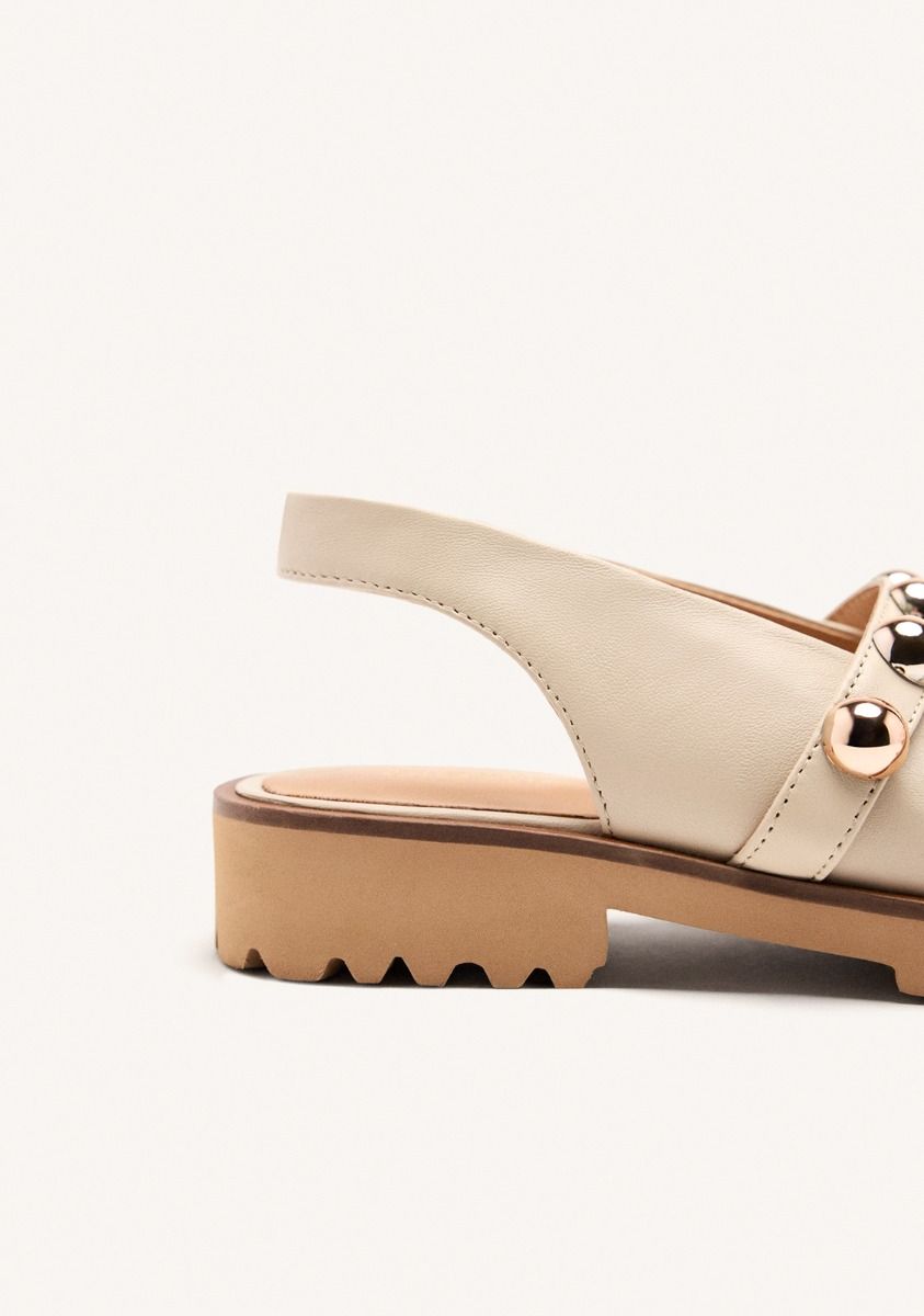 5967-mules-tachas-piel-bartlett-off-white-1.jpg