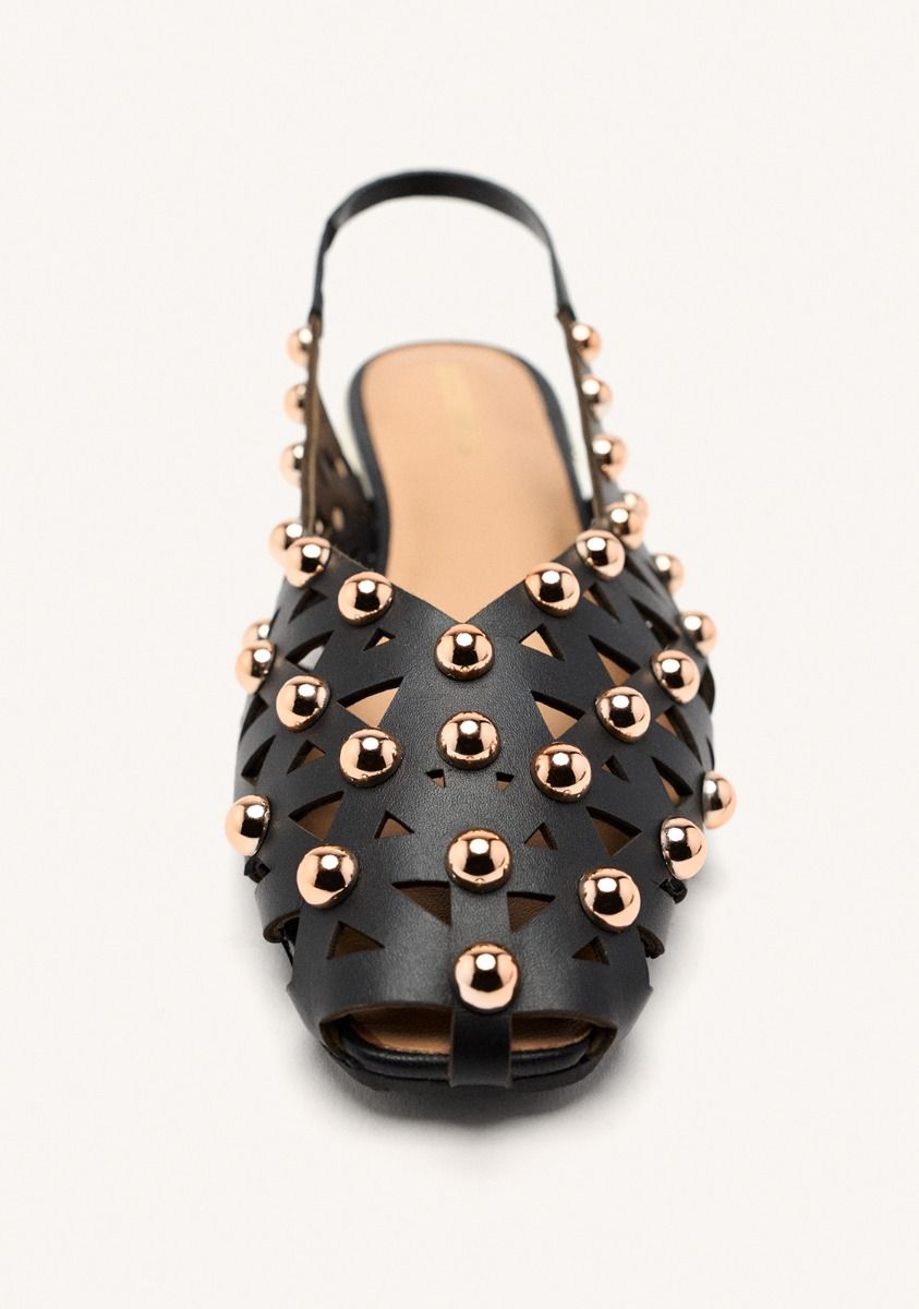 6007-mules-tachas-piel-calamus-negro-1.jpg
