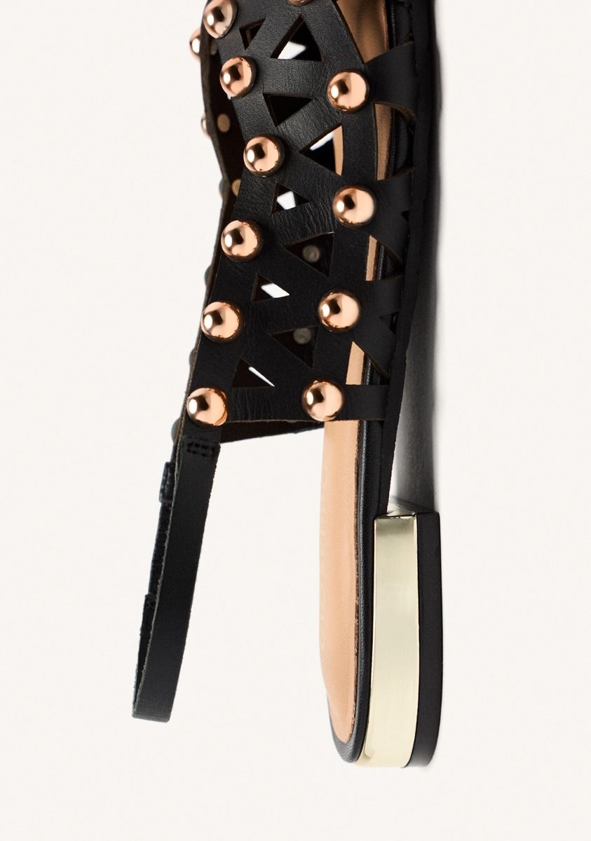 6007-mules-tachas-piel-calamus-negro-1.jpg