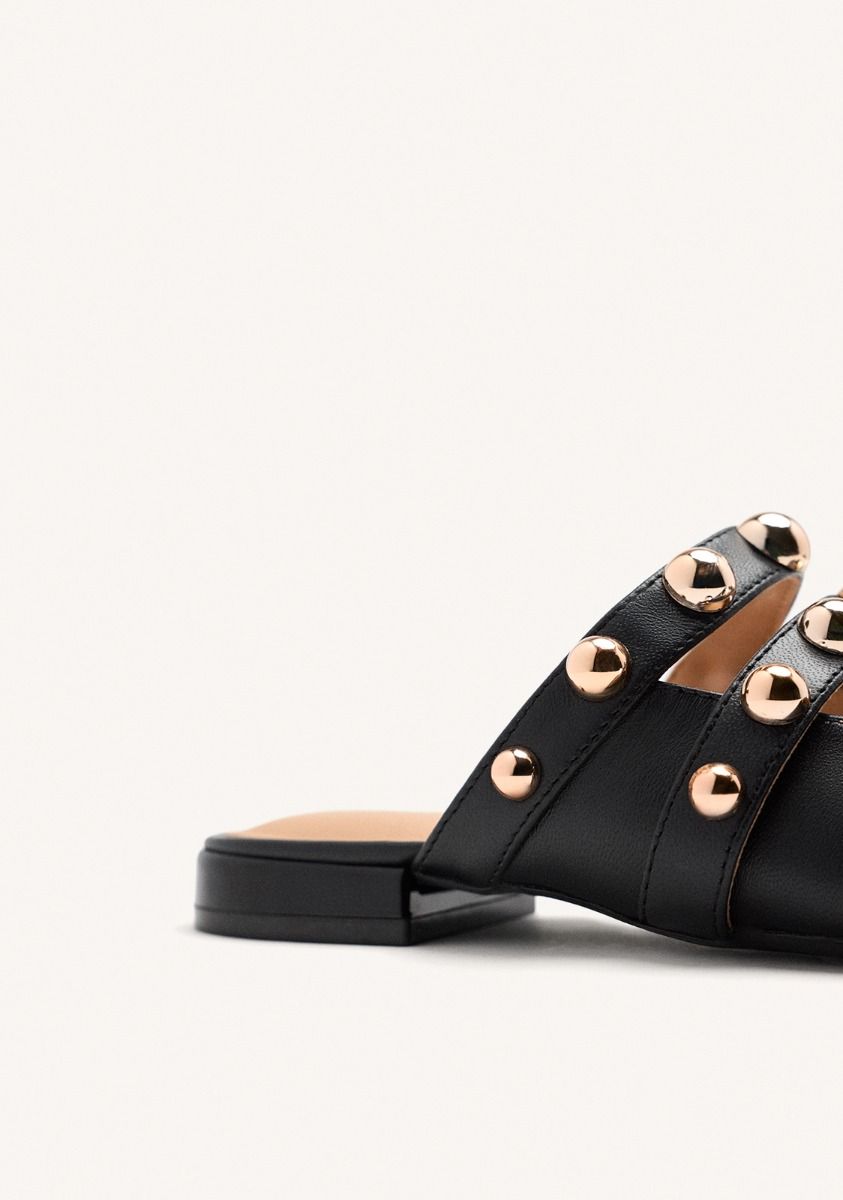 6063-mules-piel-tachas-ahnapee-negro-1.jpg