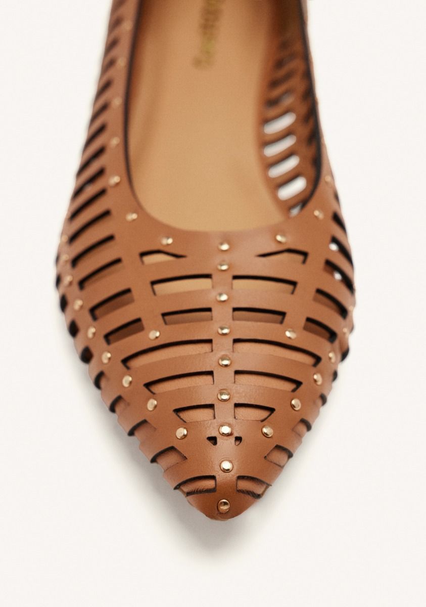 6119-bailarinas-piel-tachas-kenosha-camel-1.jpg