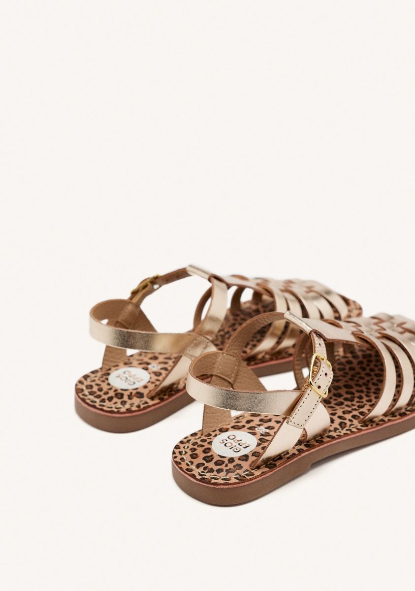 7789-sandalias-cerradas-piel-metalizada-auburn-platino-1.jpg