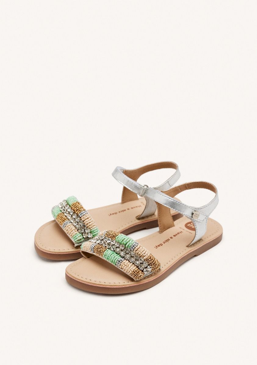 8231-sandalias-abalorios-piel-metalizada-couderay-plata-1.jpg