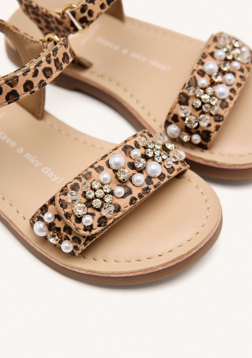 8351-sandalias-leopardo-y-perlas-piel-skanawan-leopardo-1.jpg