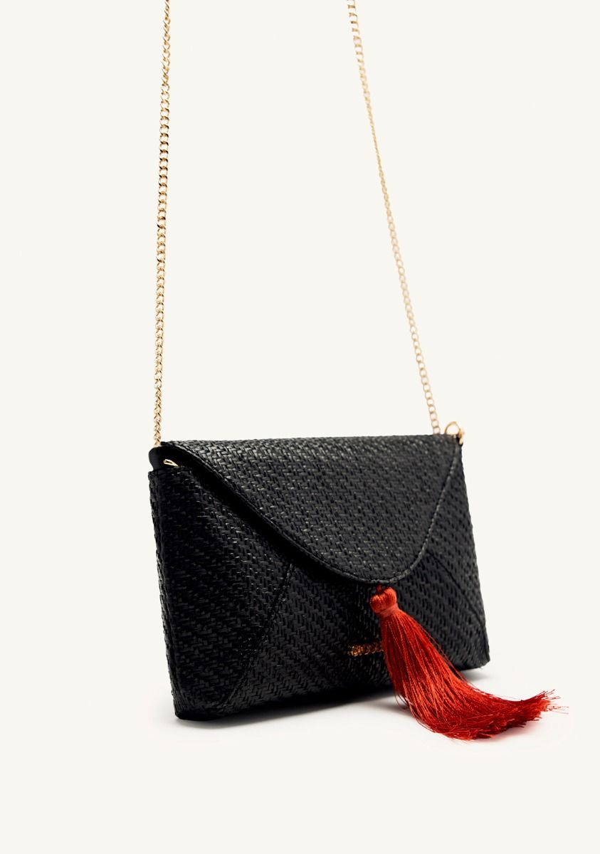 8646-bolso-bandolera-rafia-flecos-trumbull-negro-1.jpg